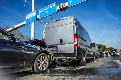 Flink oponthoud op N325 door aanrijding met meerdere voertuigen
