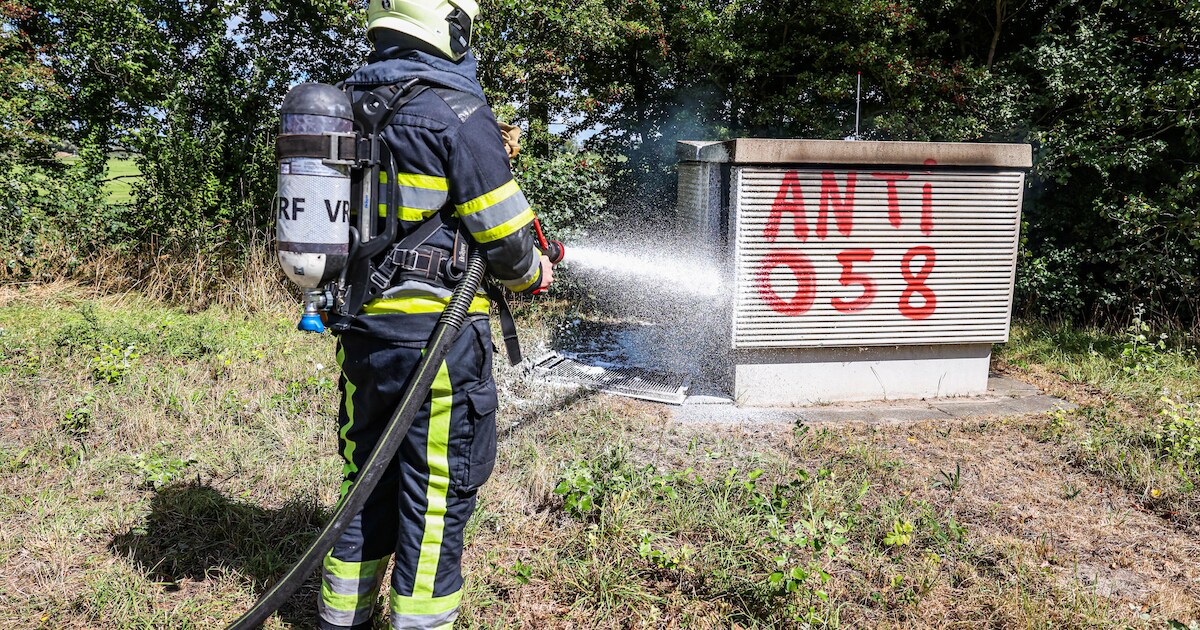 Brand in elektrakast aan de Oudeschouw in Akkrum veroorzaakt stroomuitval