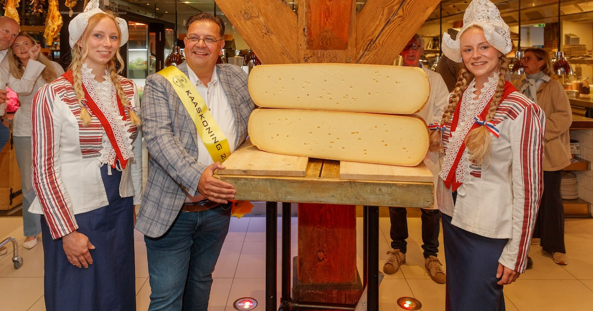 Burgemeester kroont Erik van Dam (54) tot nieuwe Hollandse Kaaskoning