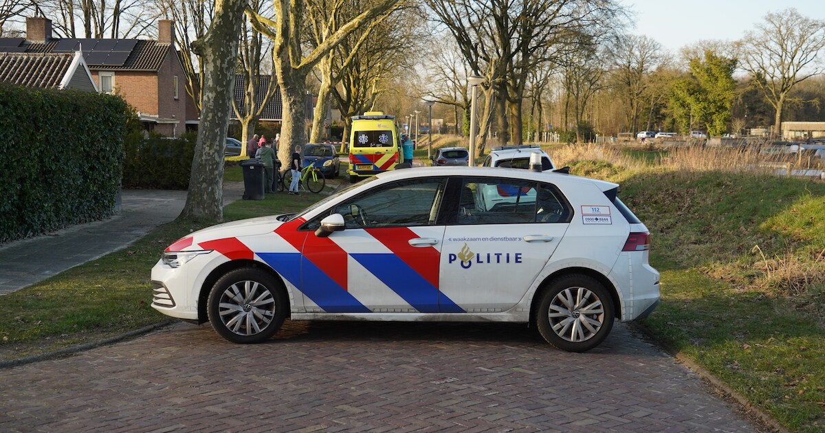 Fietser gewond na ongeluk in Westerbork en moet naar het ziekenhuis