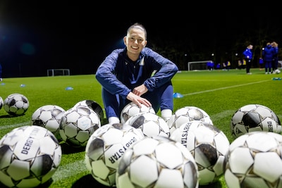 Verrassende naam op wedstrijdformulier FC Eindhoven Vrouwen: ‘Ik val alleen in als er geen oplossing