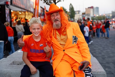 Eindhoven is dagje uit voor het Oranjelegioen: shoppen, bier en voetbal
