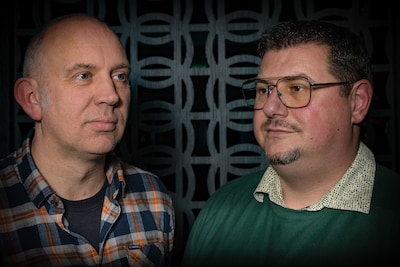 Gerjan en Gerben rijden regelmatig naar Oekraïne: ‘Als je langs een auto komt met een kleed erover, 