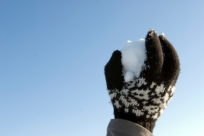 Politie moet ingrijpen bij uit de hand gelopen sneeuwballengevecht in Wageningen