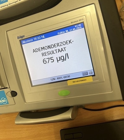 Dronken bestuurder loopt tegen de lamp bij controle in Oirschot: auto in beslag genomen