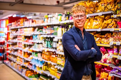 Als 15-jarige vulde Bas hier de vakken, nu neemt hij deze Jumbo over: ‘Heel speciaal’