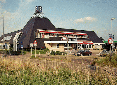 Nieuwe toekomst voor totaal vervallen AC Restaurant langs A2 bij Utrecht: foodcourt met 7 restaurant