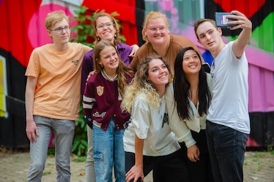 Jongeren ontmoeten elkaar op Social Friday in Tiel