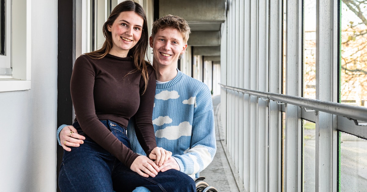 Daan (24) is met zijn jeugdliefde op vakantie op Bali, en opeens staat de wereld op zijn kop