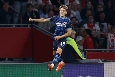 PSV-invaller Bajraktarević beslist intense topper tegen Ajax