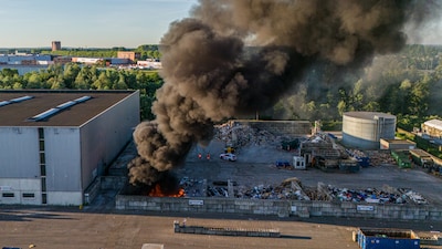 Opnieuw brand bij afvalverwerker in Duiven: derde incident in paar dagen