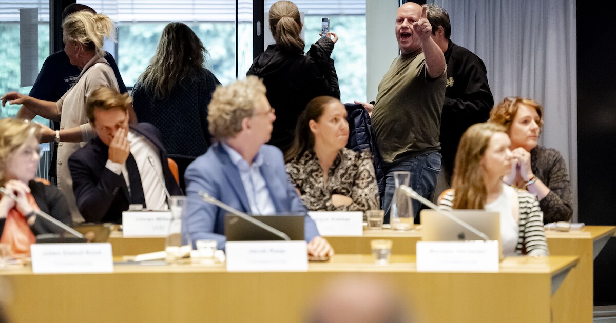 Raadsleden over verhitte azc-avond in Zwolle: 'Boe roepen ...
