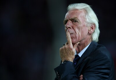 Supporters zamelen geld in voor muurschildering van Leo Beenhakker, gemeente draagt steentje bij