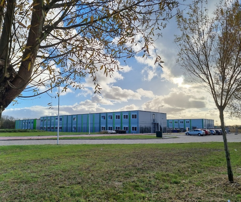 Een maand na aanslag op azc zijn bewoners er nog niet gerust op: ‘Ik had al nachtmerries, en dan kri