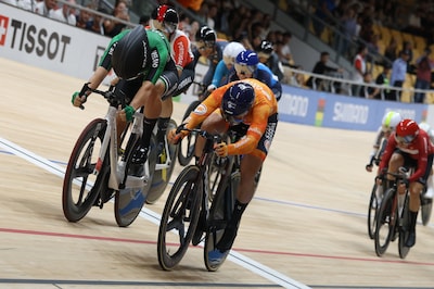 Geen kans op nieuw goud: titelverdedigster Lorena Wiebes na grote val uit omnium