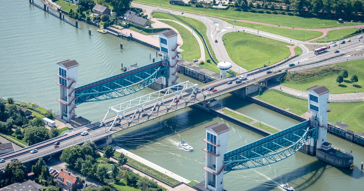 Zes weken zonder Algerabrug kost Krimpen dagelijks tonnen, maar voor winkels kan het juíst goed uitp