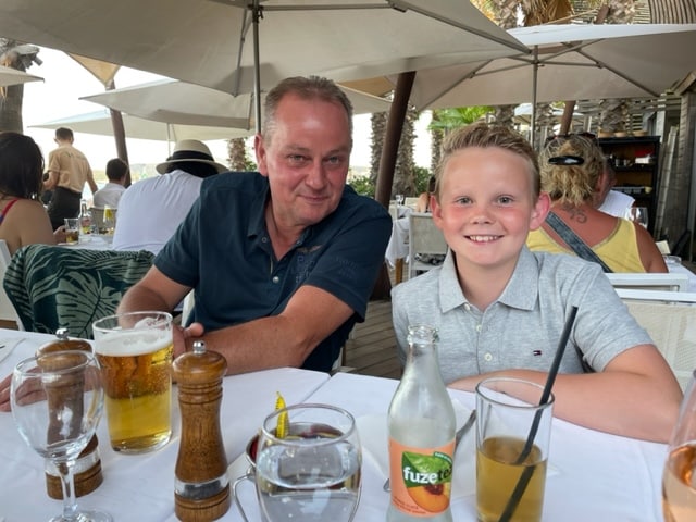 Vechtertje Thijs (15) overleden aan hersentumoren: 'Hij was echt verslagen,  er was geen hoop meer' | Foto | AD.nl