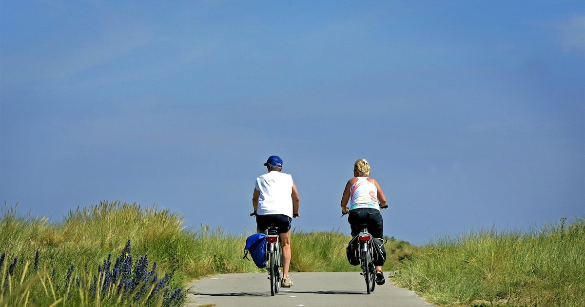 Nieuwe fietsroute langs grens van Drenthe geopend