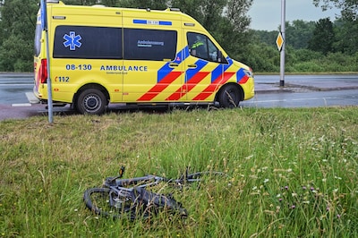 Fietser gewond bij botsing met auto in Heukelum