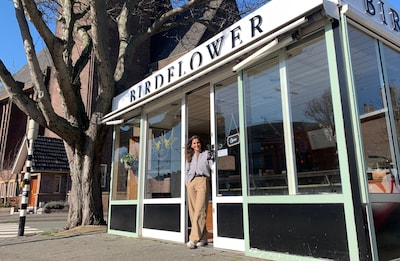 Clo en Ziggy openen microbakery Birdflower: ‘Dankbaar dat de mensen zoveel geduld hebben’