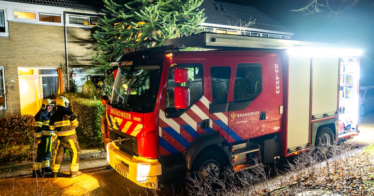 Alerte buurtbewoners slaan alarm: woning vol rook
