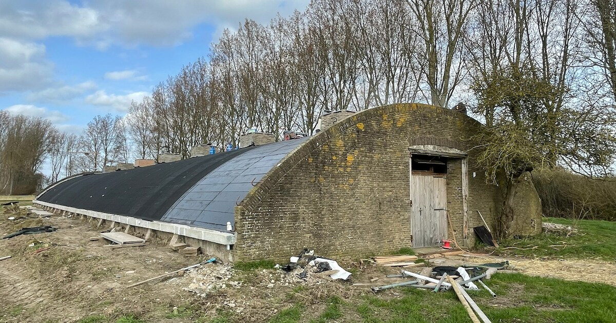 Nieuw dak voor monumentale Stêêne Hut: stap naar educatief centrum ...