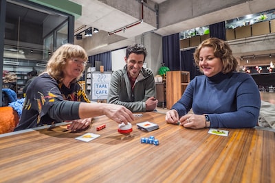 Taalspelletjes helpen volwassenen Nederlands oefenen in Maarssenbroek