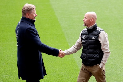 Voormalig topkeeper Manchester United haalt uit naar Erik ten Hag: ‘Rustig blijven en je mond houden’