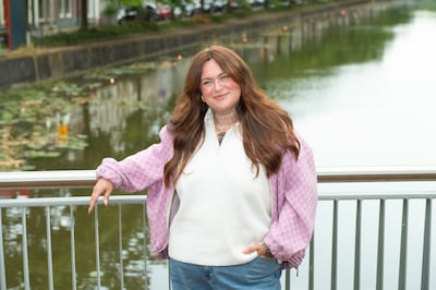 Het gaat niet goed met Sharon (Shar uit Croos), bekend van typetjes: ‘Mag niet meer werken’