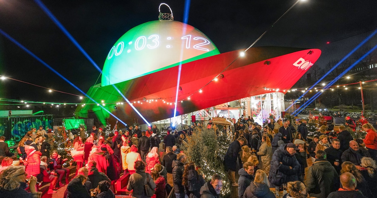 Groningen straalt: grootste kerstbal van Europa verlicht de stad