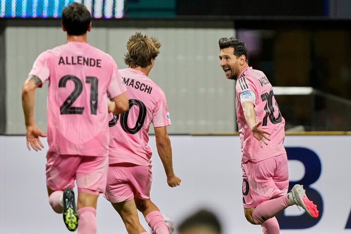 lionel-messi-na-zijn-vrije-trap