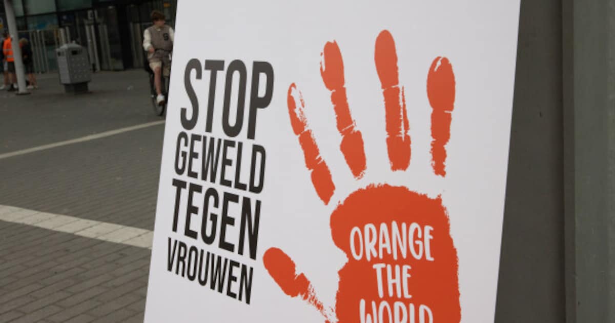 Burgemeester spuit oranje handjes tegen geweld in Alphen