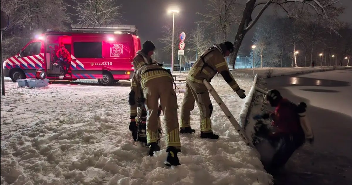 Brandweer Schoonhoven oefent duiken onder ijs