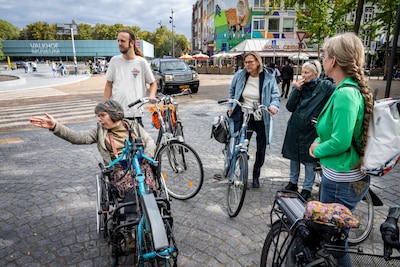 Rondrit langs obstakels en knelpunten: hoe toegankelijk is de Nijmeegse binnenstad?