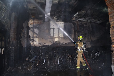 Politie ziet voor nu ‘geen aanwijzing voor misdrijf’ bij brand Oost-Indiëplaats, onderzoek loopt nog