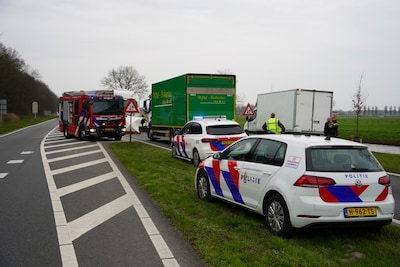 Automobilist (39) omgekomen bij botsing met vrachtwagen bij Zwolle