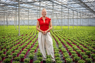 Fleur (23) en Luuk (21) starten tuinbouwrevolutie met kleine spin: telen zonder chemicaliën