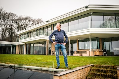 Drie maanden na aankoop besloot Peter zijn huis op ‘mooiste plekje van Nederland’ te slopen. Deze vi