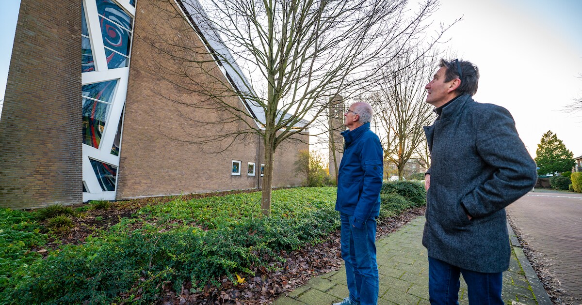 Kerk na jarenlange strijd opeens in één dag verkocht, kerkgangers woest ...