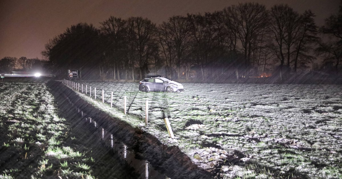 Ongeval door gladheid op A30 bij Lunteren