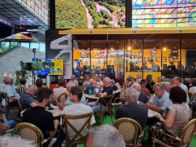 NOS-auto’s bij Tour de France opengebroken: ‘Een drama’