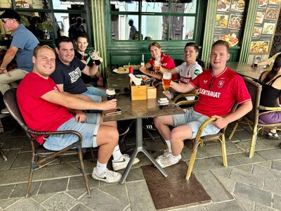 ‘Met 5-0 wilden we niet gaan, maar het werd 6-0.’ Dus zijn de vrienden uit Heeten in Slowakije