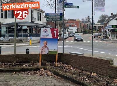 Een lijsttrekker voor aan de muur? Wethouder speurt naar zijn verdwenen verkiezingsborden