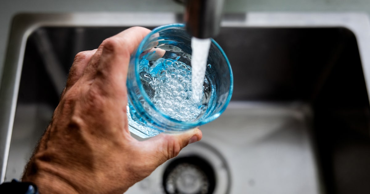 Zorgen om pfas in water uit de Barendrechtse kraan
