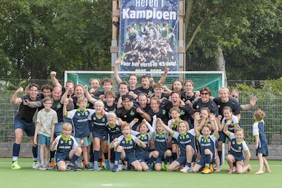 Goudse hockeyers na 43 jaar weer kampioen: ‘Armoede dat het zo lang heeft moeten duren’