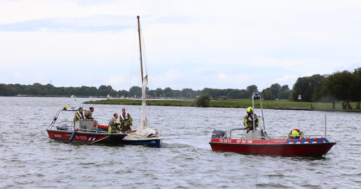 Persoon te water Zijldijk in Warmond