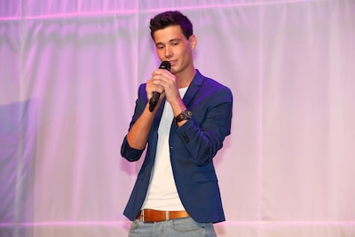 “Hij had onbreekbare band met zijn ‘paps’”: familie van acteur en zanger Christof Chapsis (34) in ro