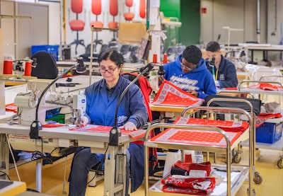 Met Ambachtscentrum zet Den Haag eerste stap naar volledig circulaire economie: ‘Word er echt blij v