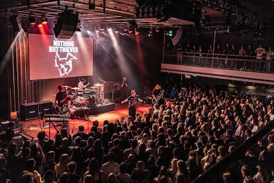 Nothing But Thieves kent geen probleemloze start tijdens eerste optreden in TivoliVredenburg