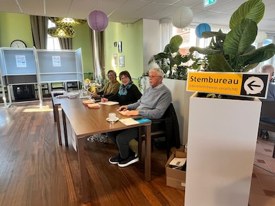 LIVE Verkiezingen 2026 | Opkomstcijfers druppelen binnen, opkomst Moerdijk stijgt flink in de middag